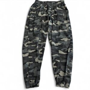 Old Navy Active stretchtech Black and gray camo Joggers small